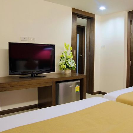 Grand Alpine Hotel Bangkok Exterior foto