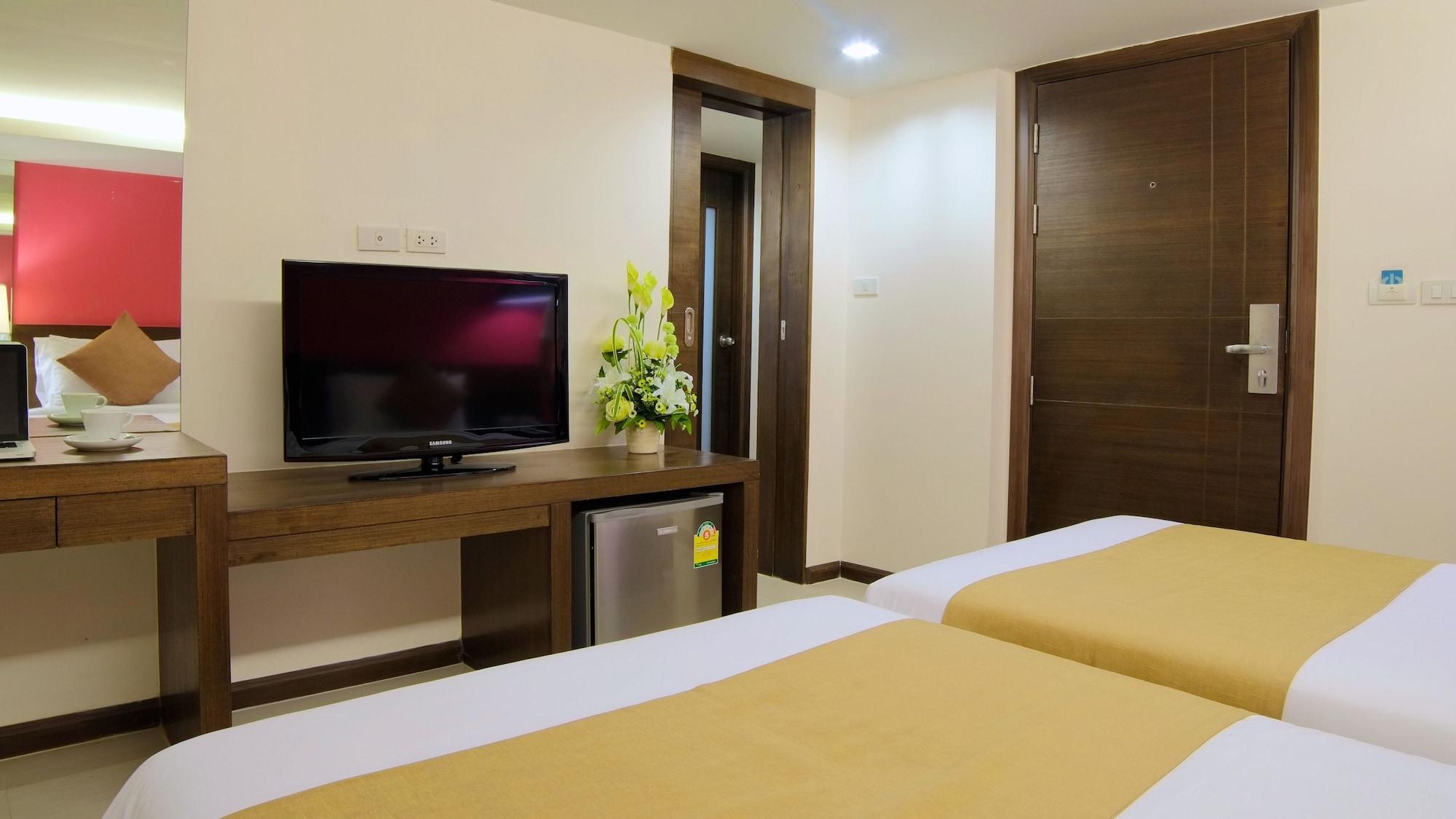 Grand Alpine Hotel Bangkok Exterior foto