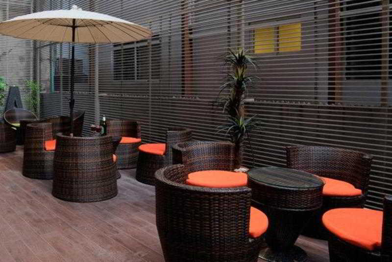 Grand Alpine Hotel Bangkok Exterior foto