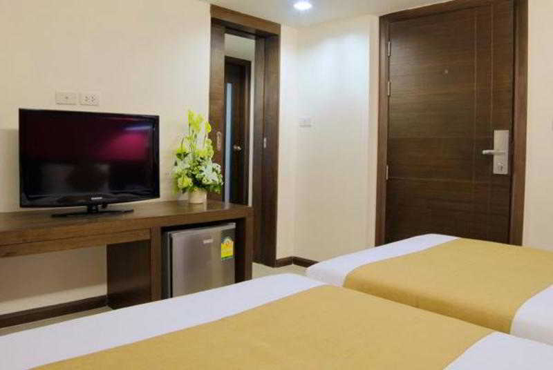 Grand Alpine Hotel Bangkok Exterior foto